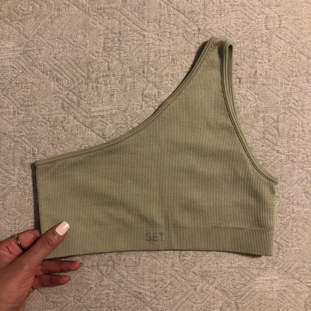 SET ACTIVE one shoulder workout bra/top.